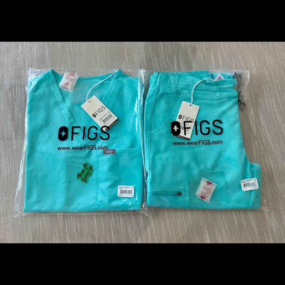 SOLD!!! FIGS Scrub Top & Pants